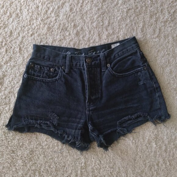 We The Free Black Mid Rise Distressed Denim Shorts - Picture 1 of 5